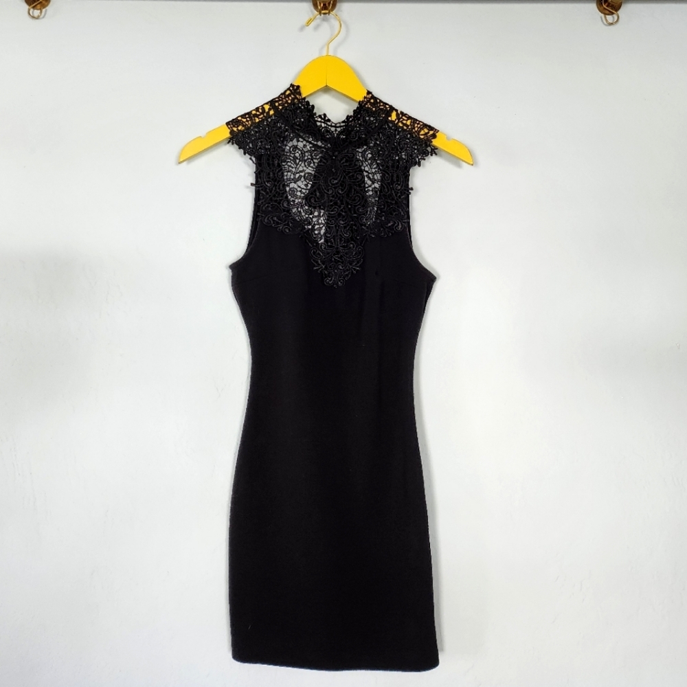 Sexy Lace Tie-Back Bow Little Black Cocktail Dress size XS / 0